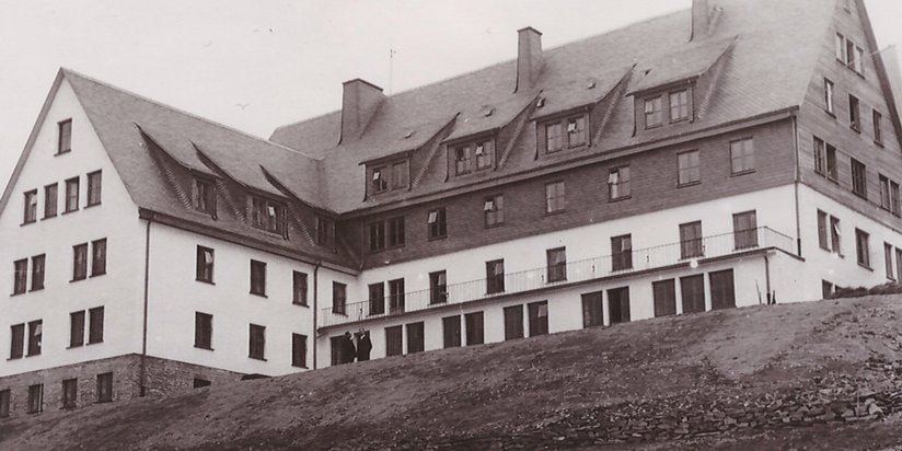 Historische Aufnahme des früheren Seniorenheimes in Bad Fredeburg.